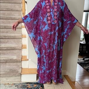 Lilly Pulitzer embroidered kaftan Burgundy/ blue size L/XL , full nude slip nwt